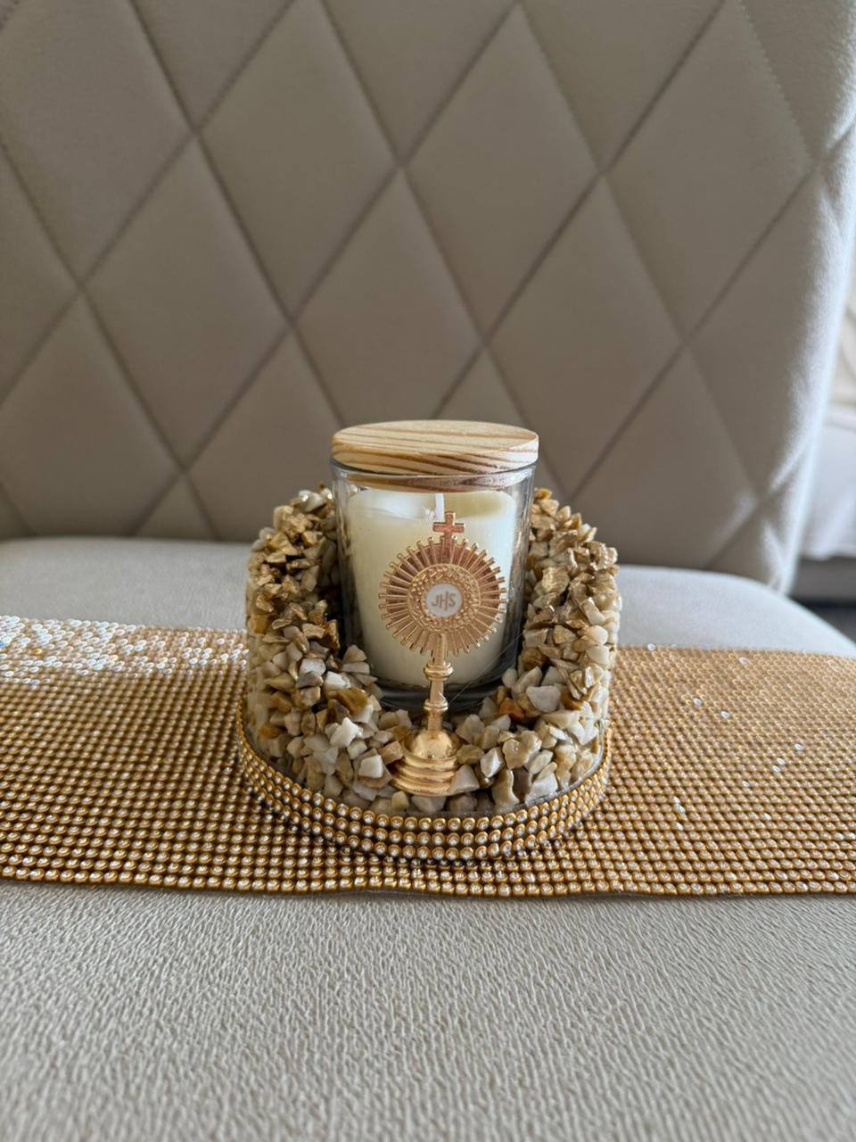 Vela oratória roxa com strass e medalha religiosa
